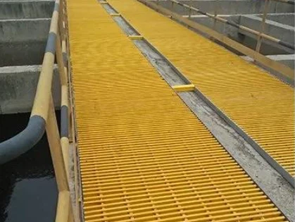 FRP walkway grating used in wastewater site FRP walkway grating used in wastewater site